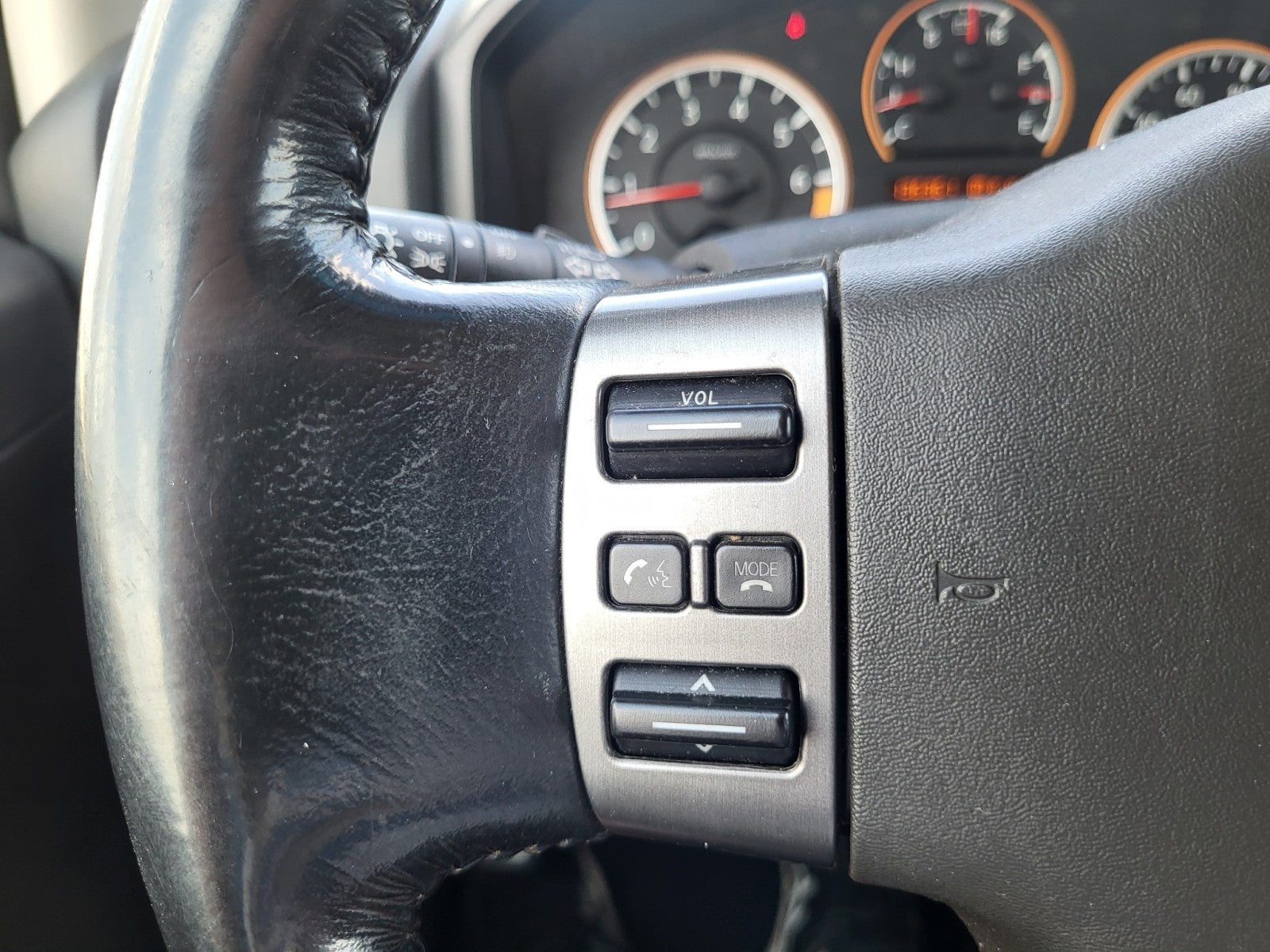 2010 Nissan Titan LE