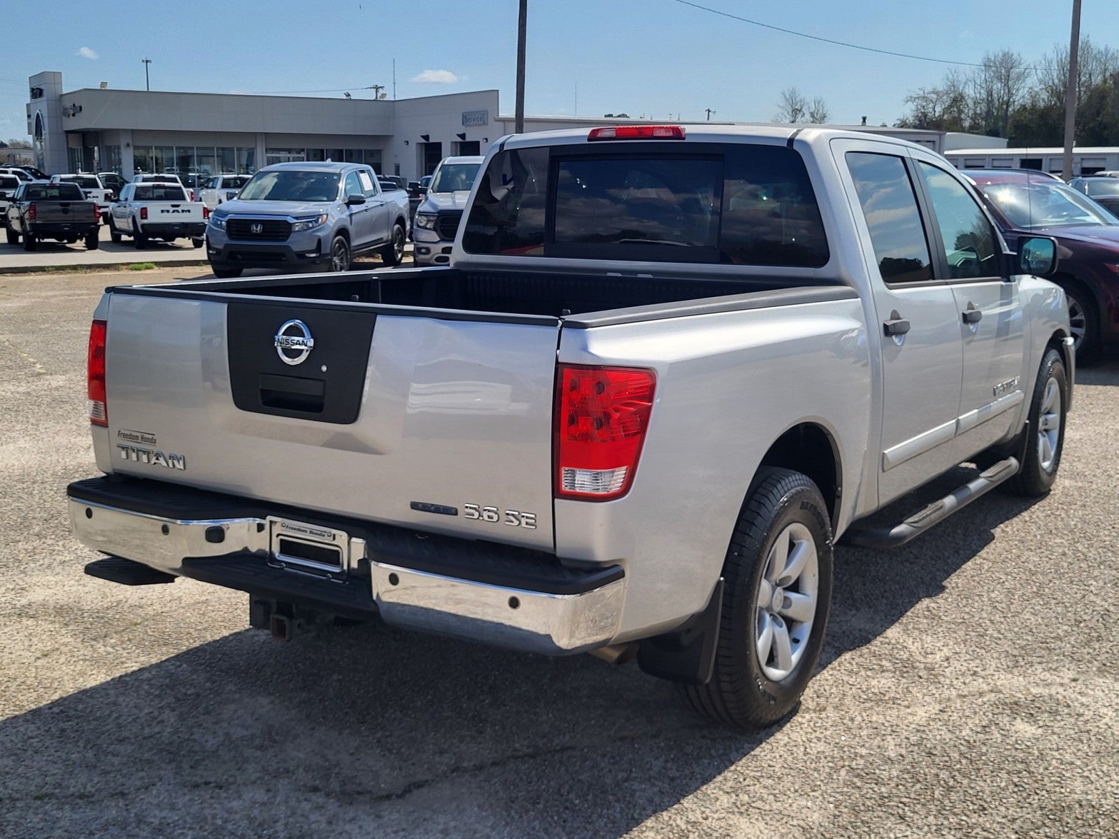 2010 Nissan Titan LE
