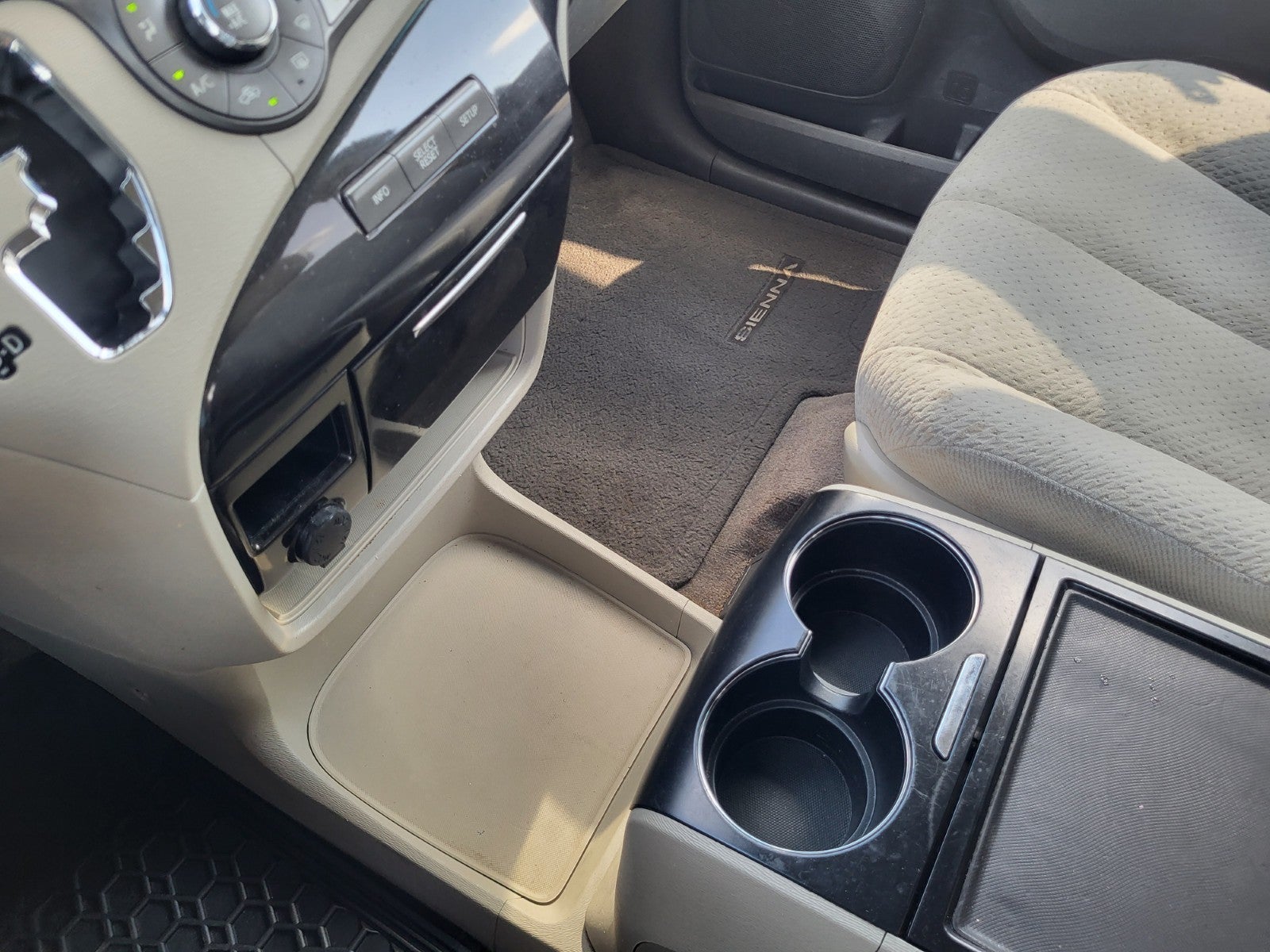 2012 Toyota Sienna LE