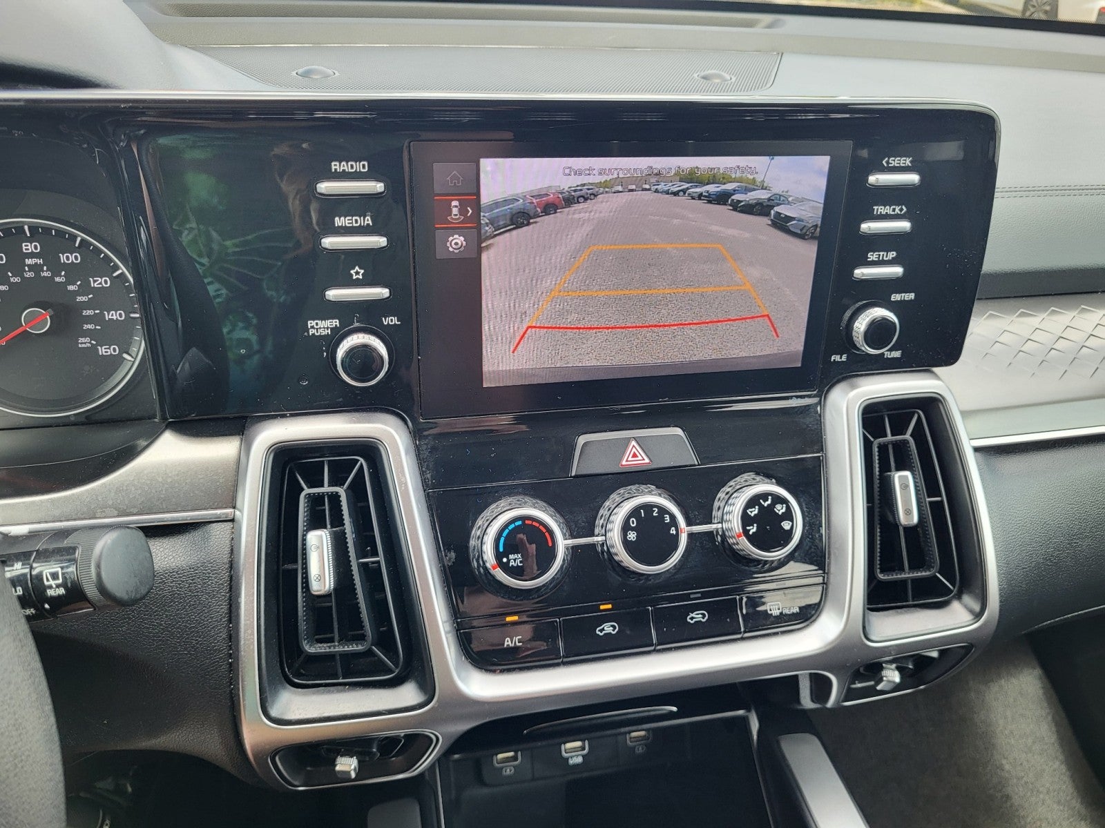 2023 Kia Sorento LX