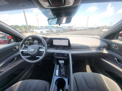 2025 Hyundai Elantra Luxury