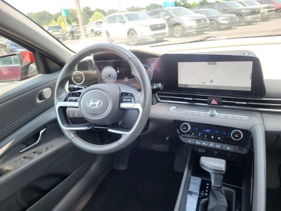 2025 Hyundai Elantra Luxury
