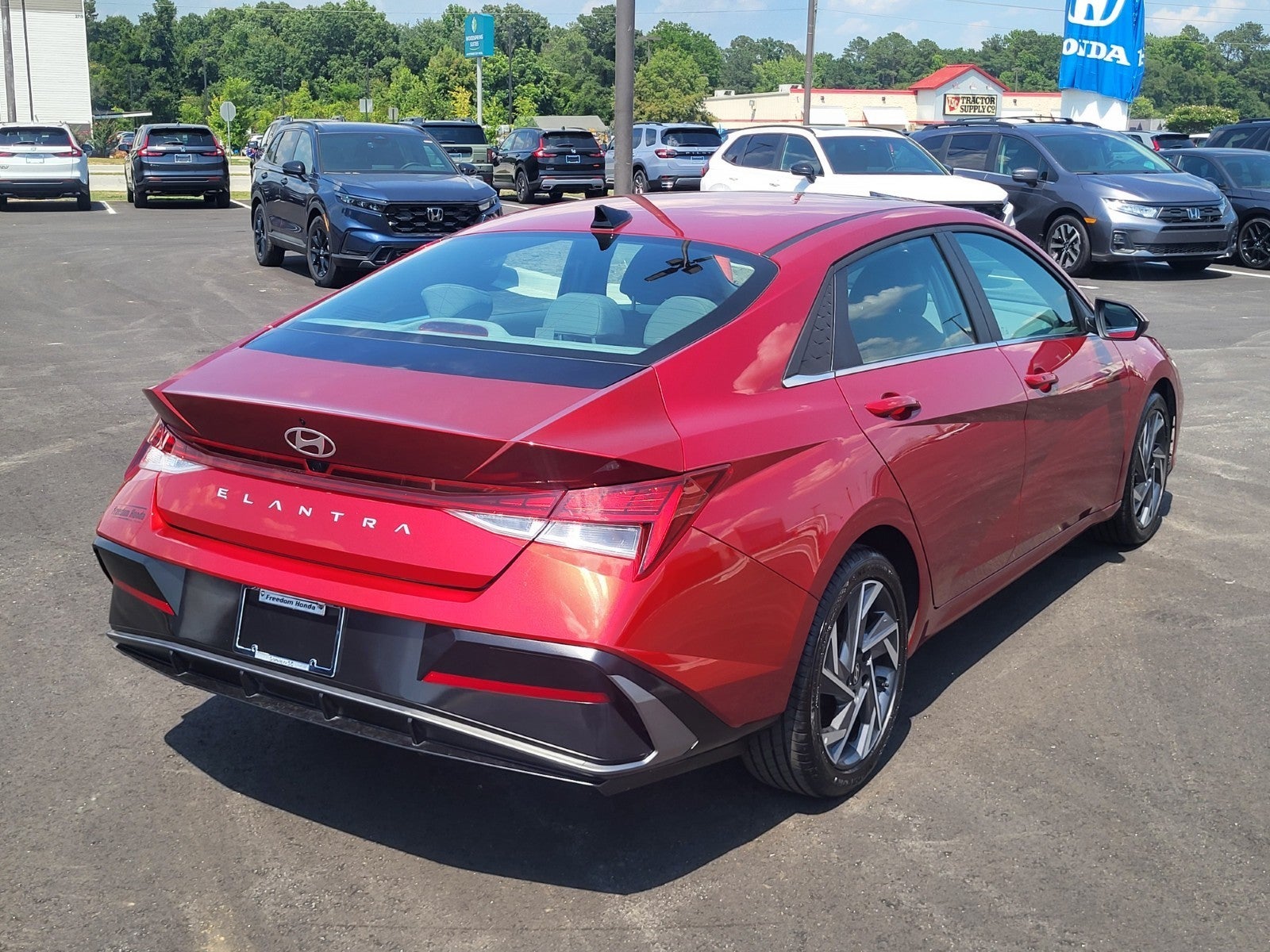 2025 Hyundai Elantra Luxury