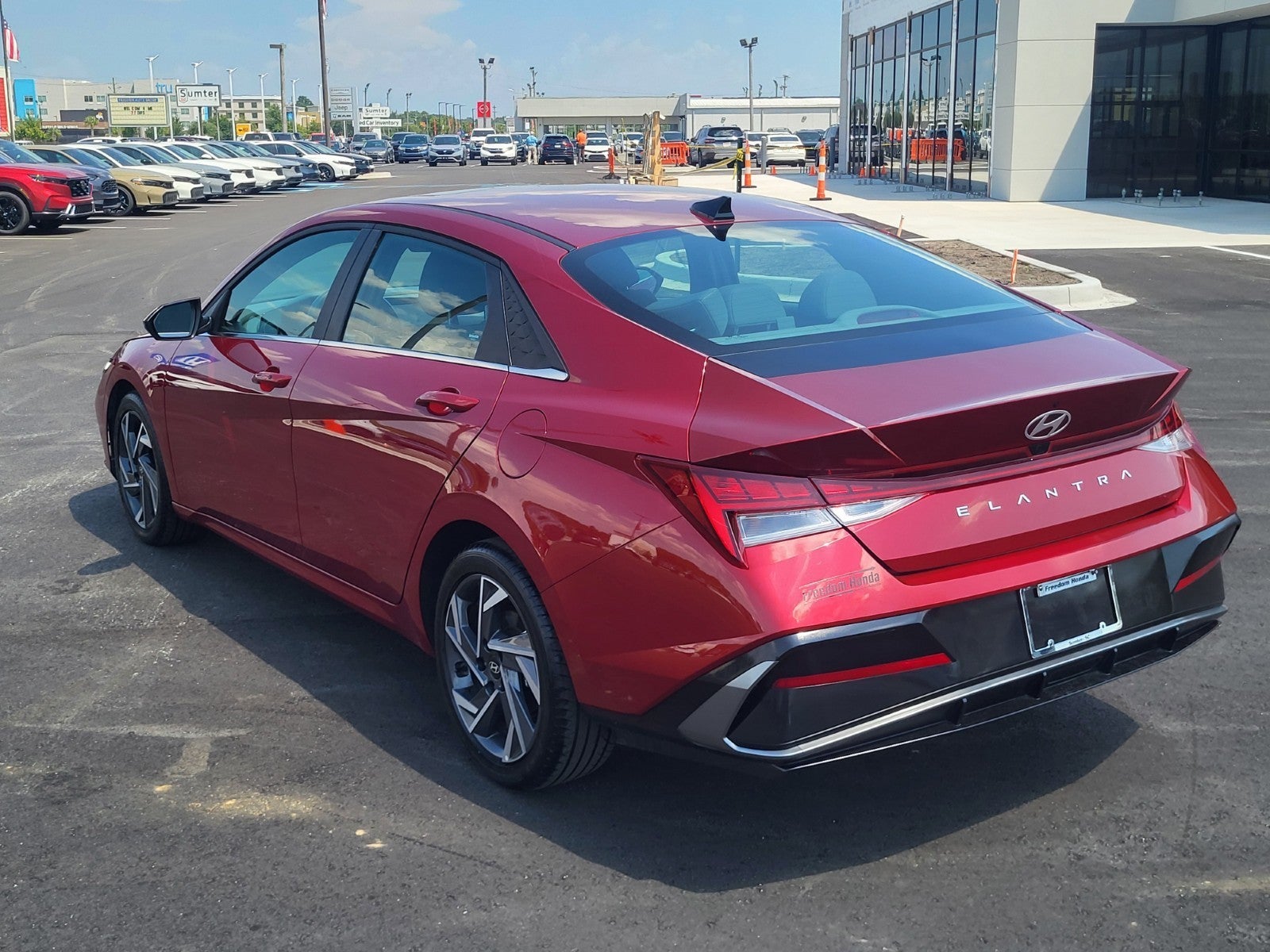 2025 Hyundai Elantra Luxury