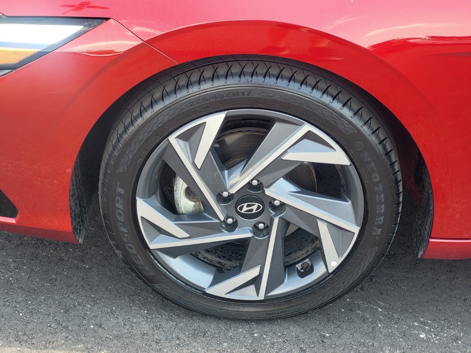 2025 Hyundai Elantra Luxury