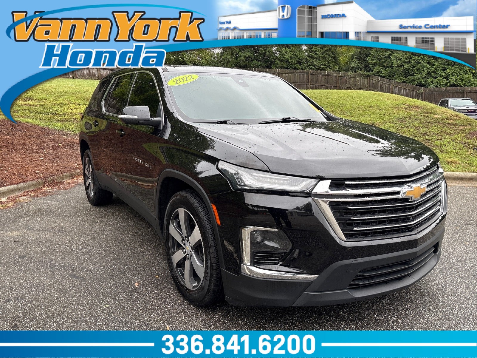 2022 Chevrolet Traverse LT Leather