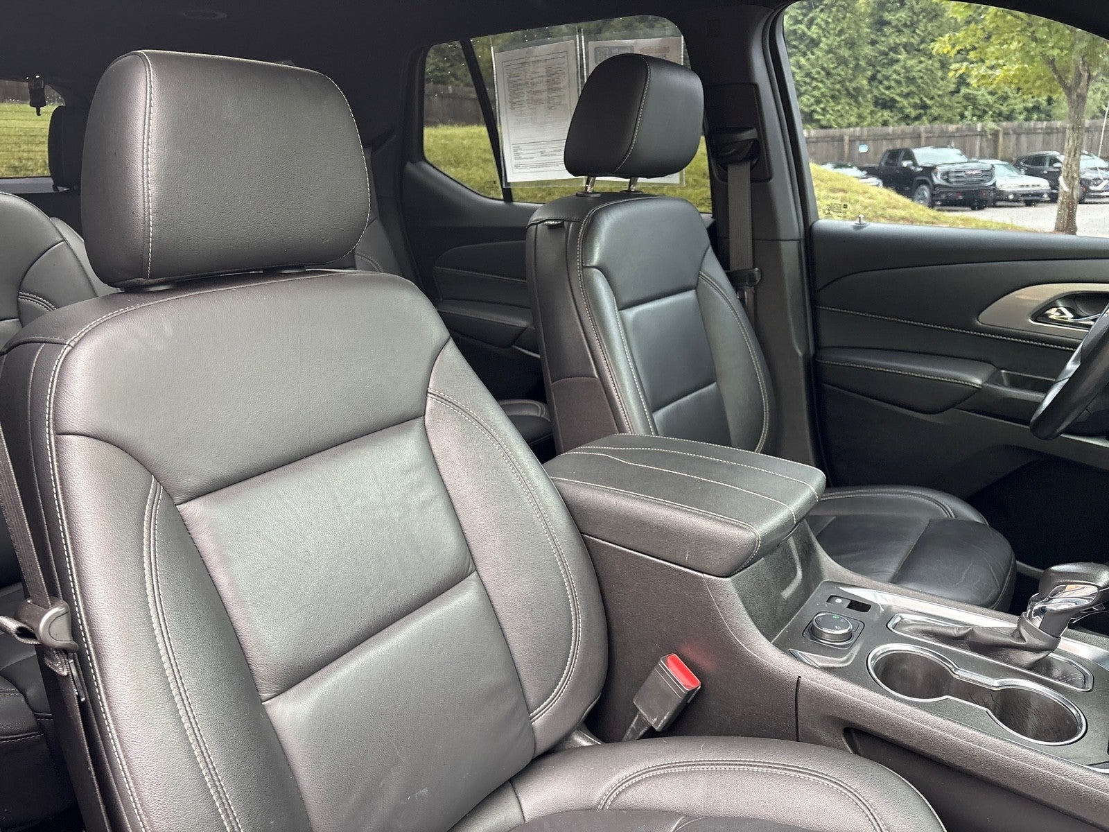 2022 Chevrolet Traverse LT Leather