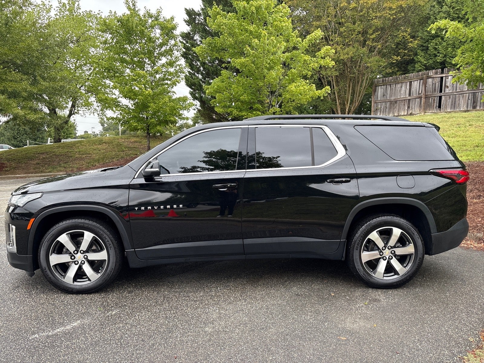 2022 Chevrolet Traverse LT Leather