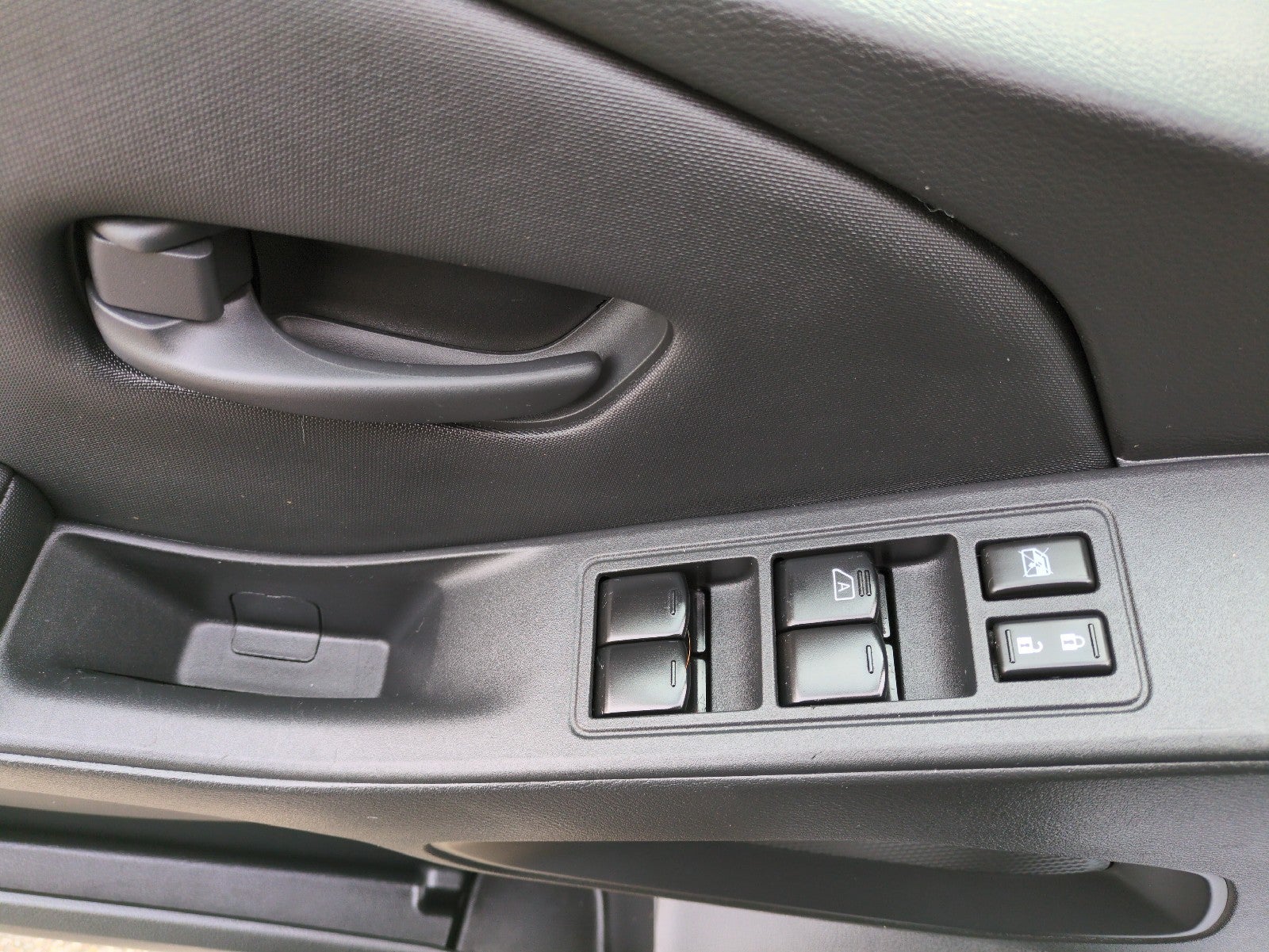 2023 Nissan Frontier S