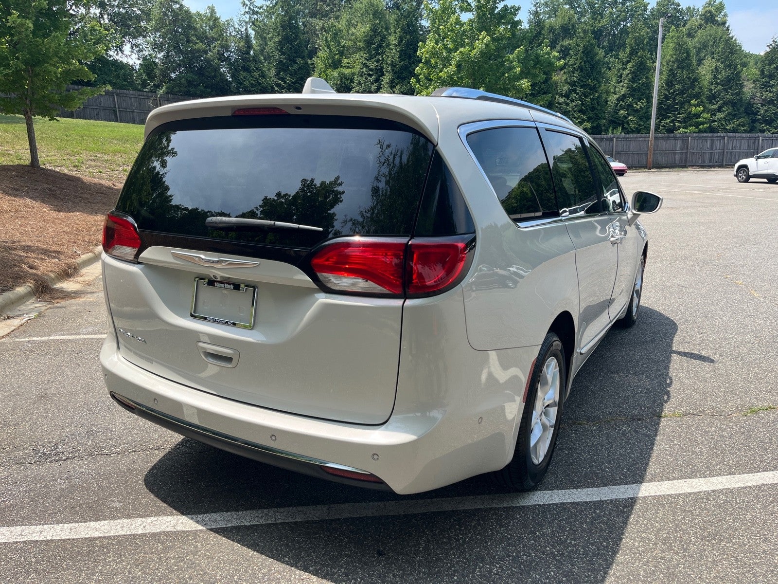 2017 Chrysler Pacifica Touring-L Plus