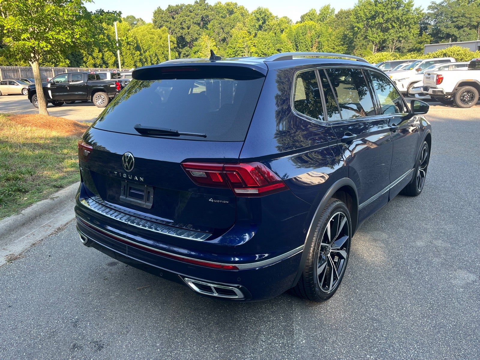 2022 Volkswagen Tiguan SEL R-Line