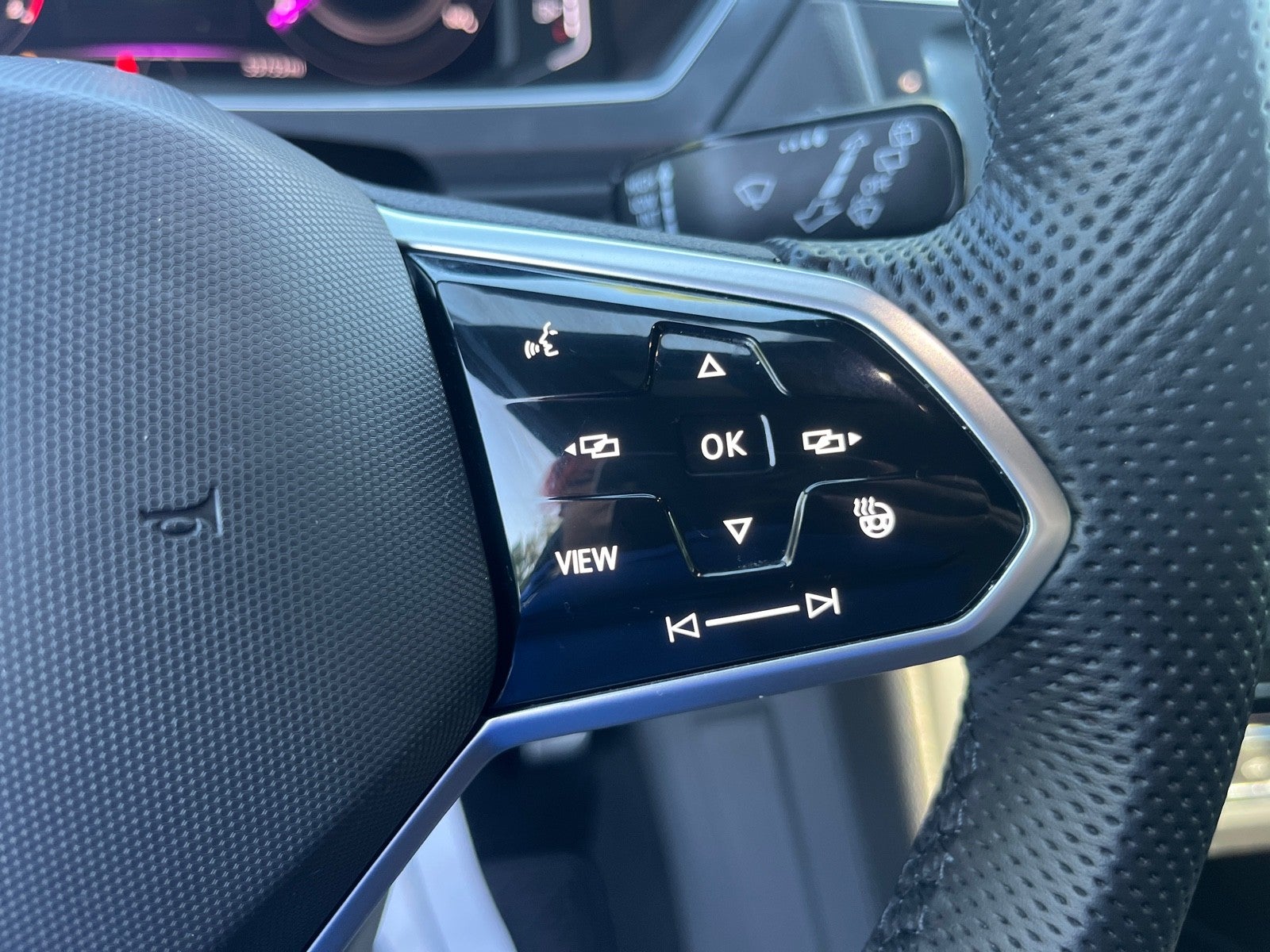 2022 Volkswagen Tiguan SEL R-Line