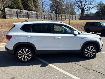 2024 Volkswagen Taos SE