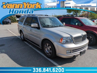 2006 Lincoln Navigator w/Limousine Pkg
