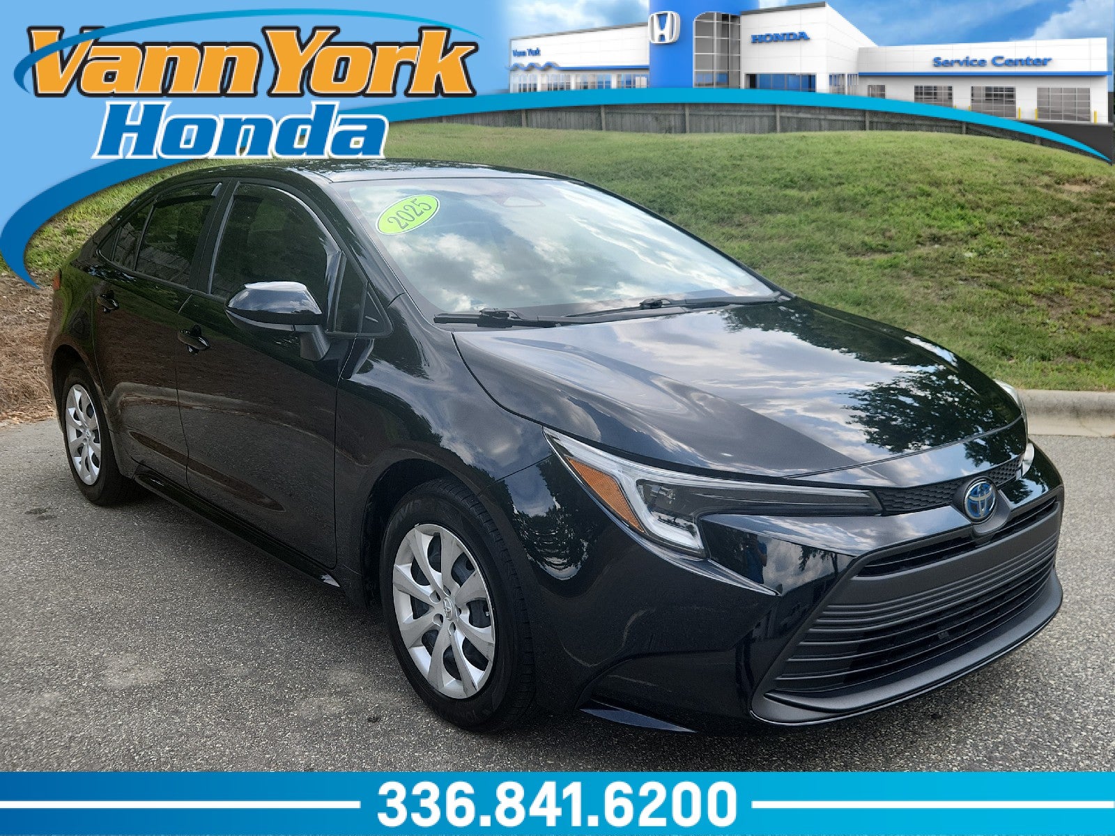 2025 Toyota Corolla Hybrid SE