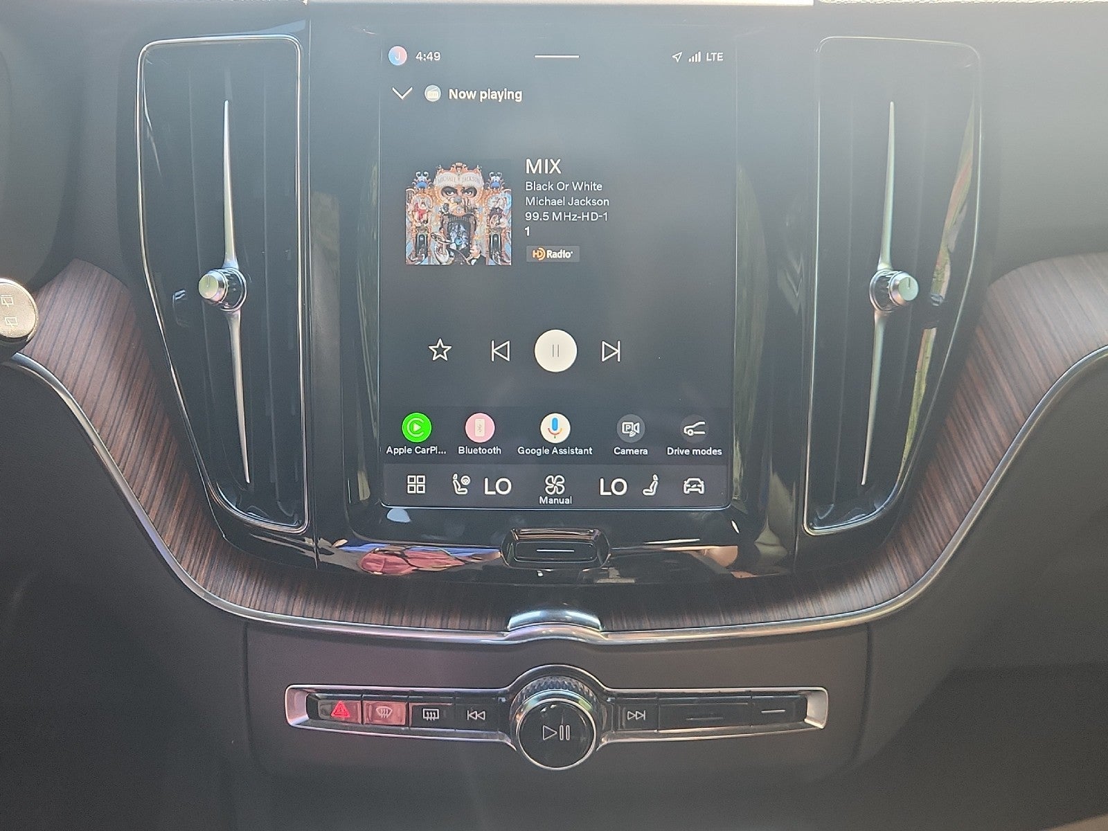 2023 Volvo XC60 Plus Bright Theme