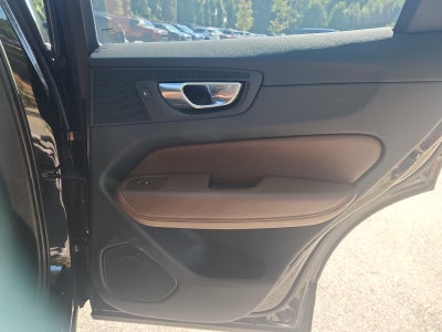 2023 Volvo XC60 Plus Bright Theme