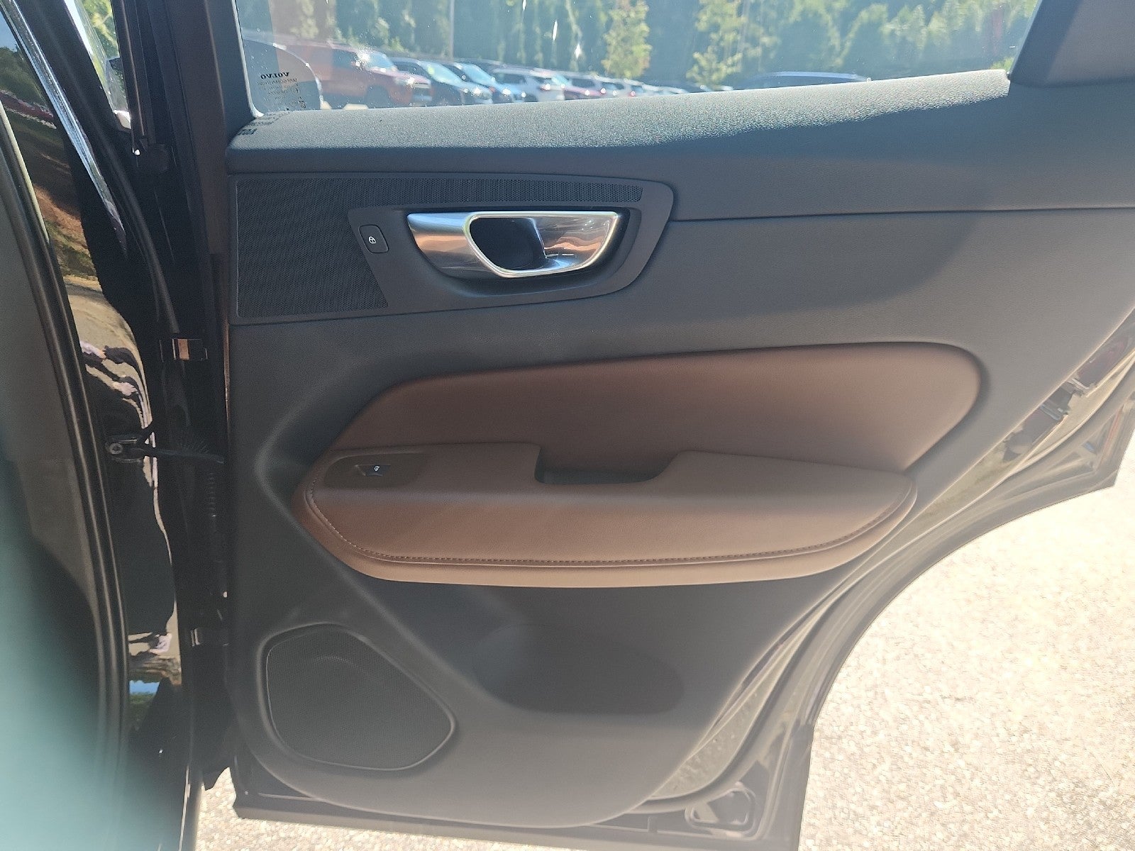 2023 Volvo XC60 Plus Bright Theme
