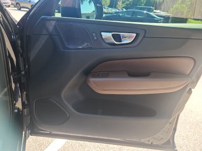 2023 Volvo XC60 Plus Bright Theme