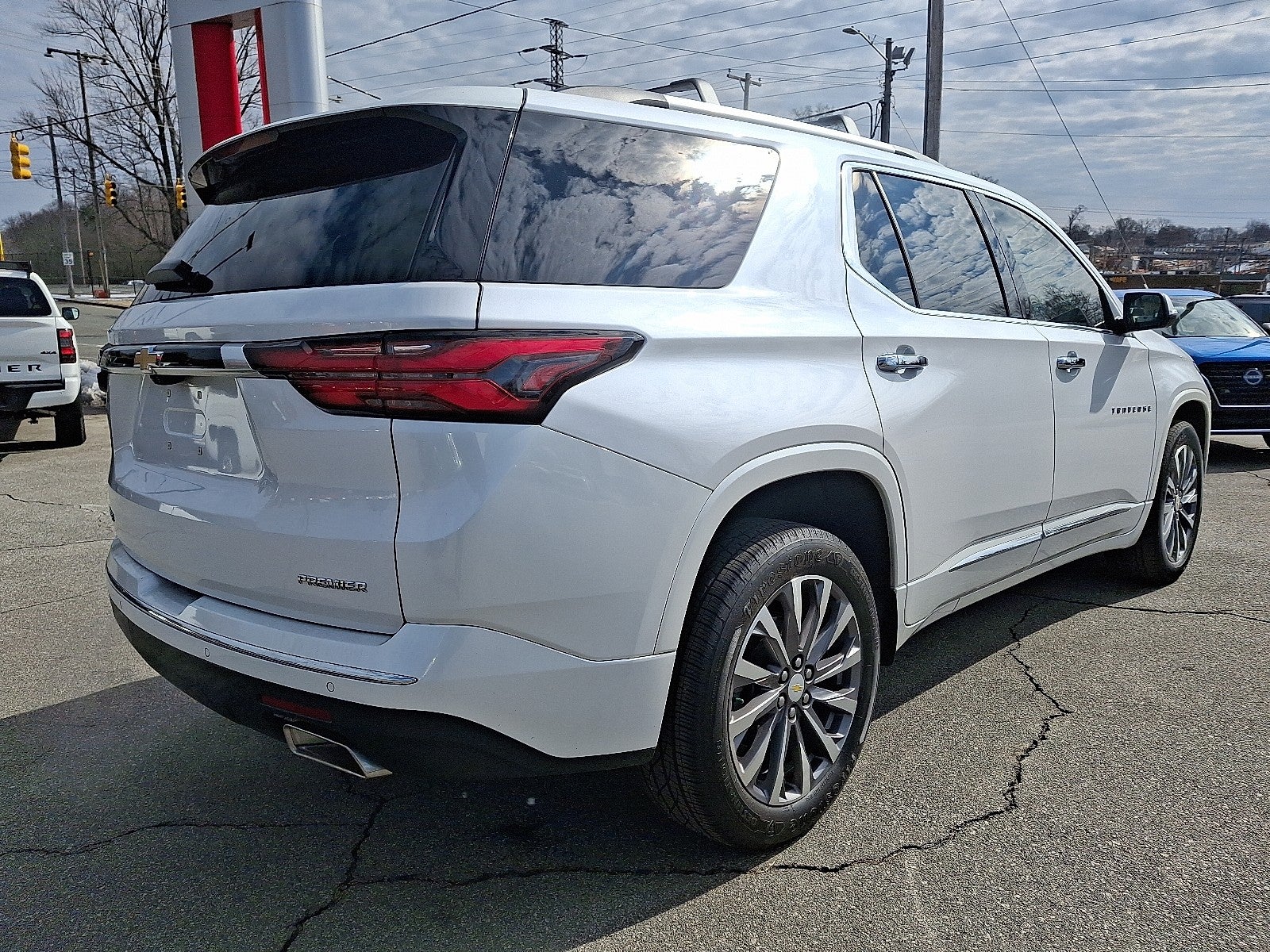 2023 Chevrolet Traverse Premier
