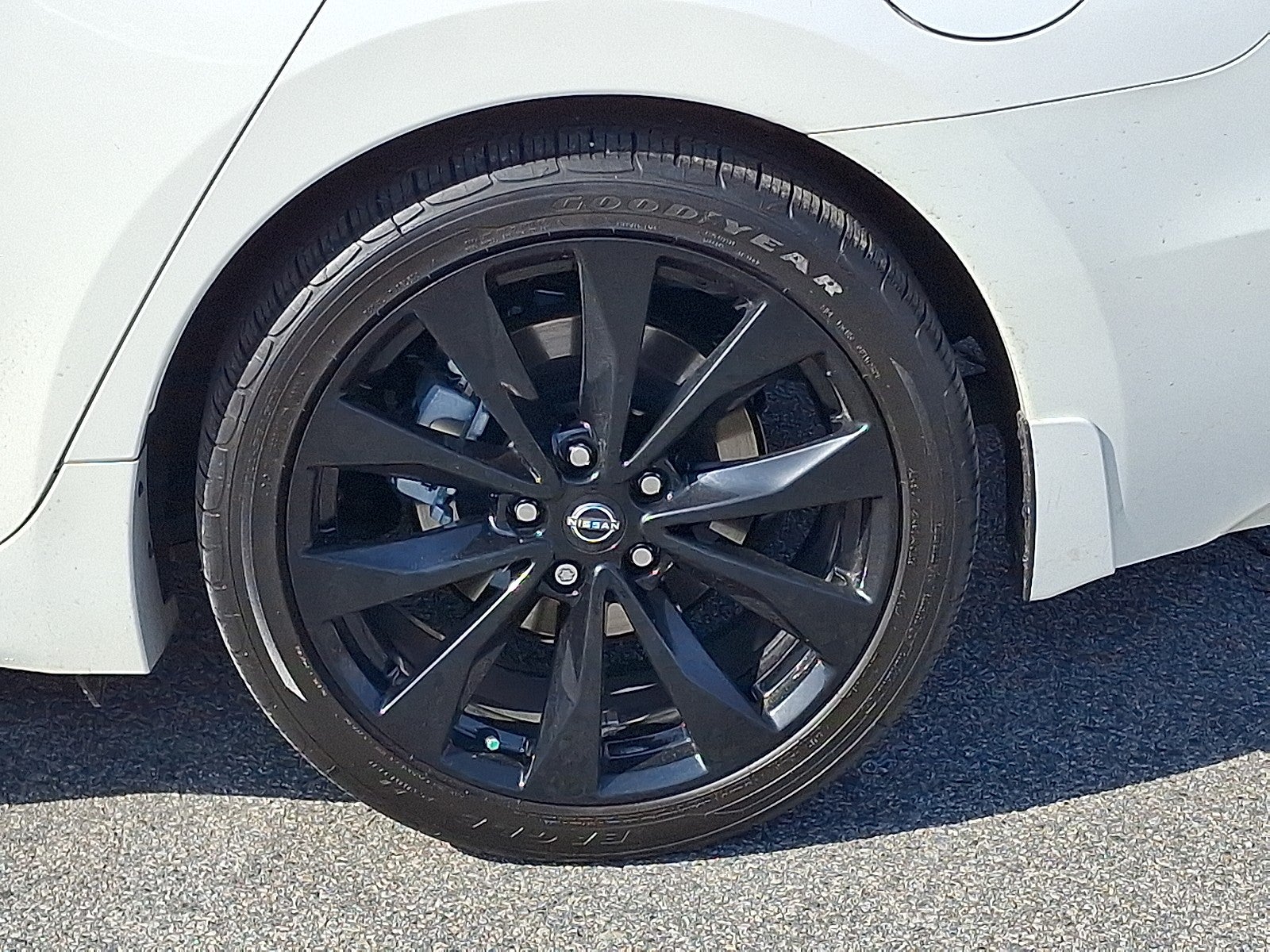 2023 Nissan Maxima SR