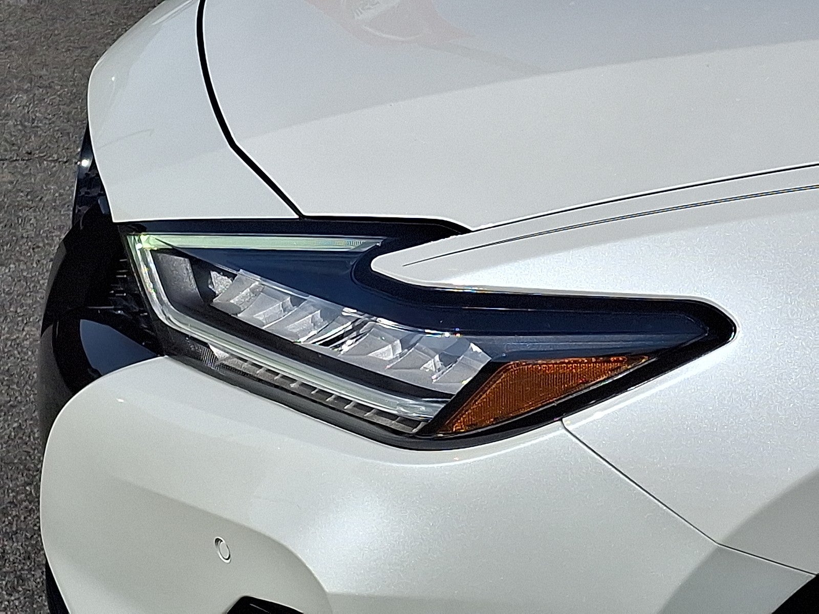 2023 Nissan Maxima SR