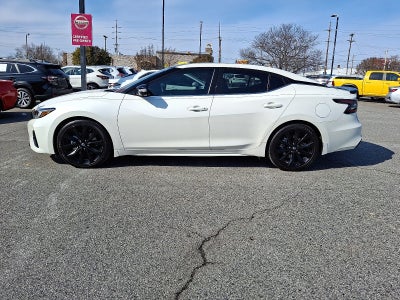 2023 Nissan Maxima SR