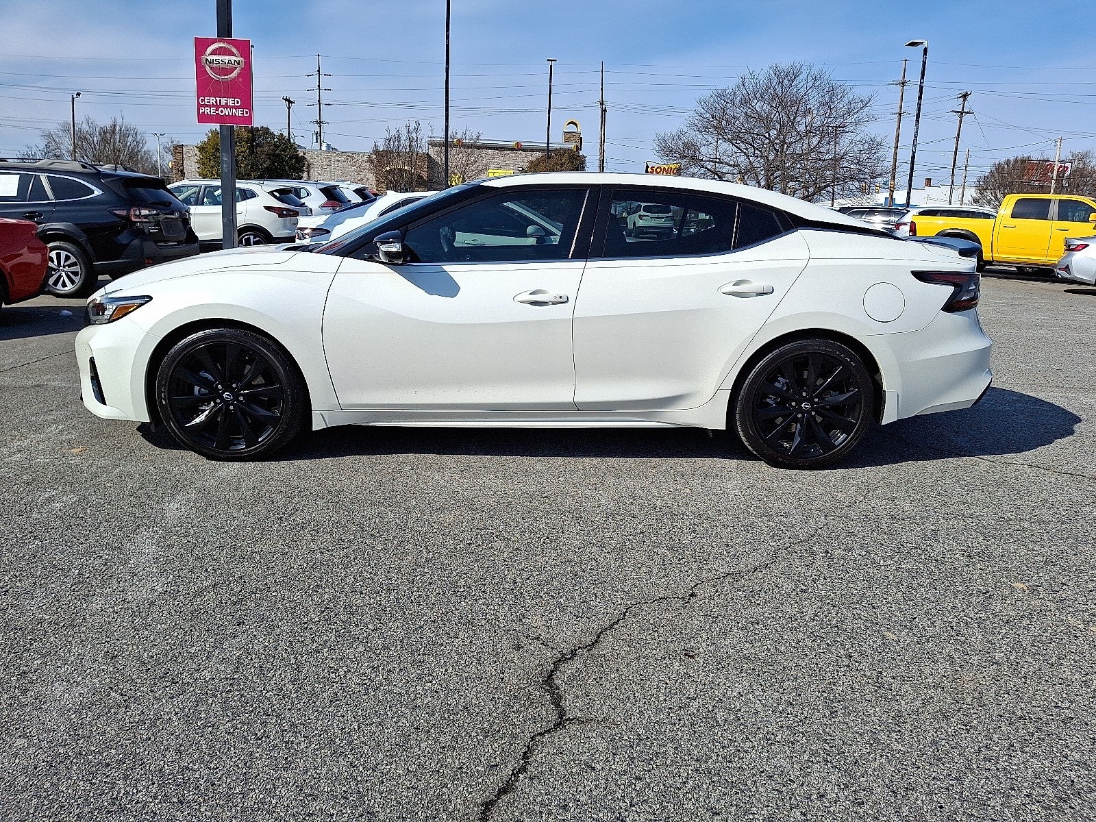 2023 Nissan Maxima SR