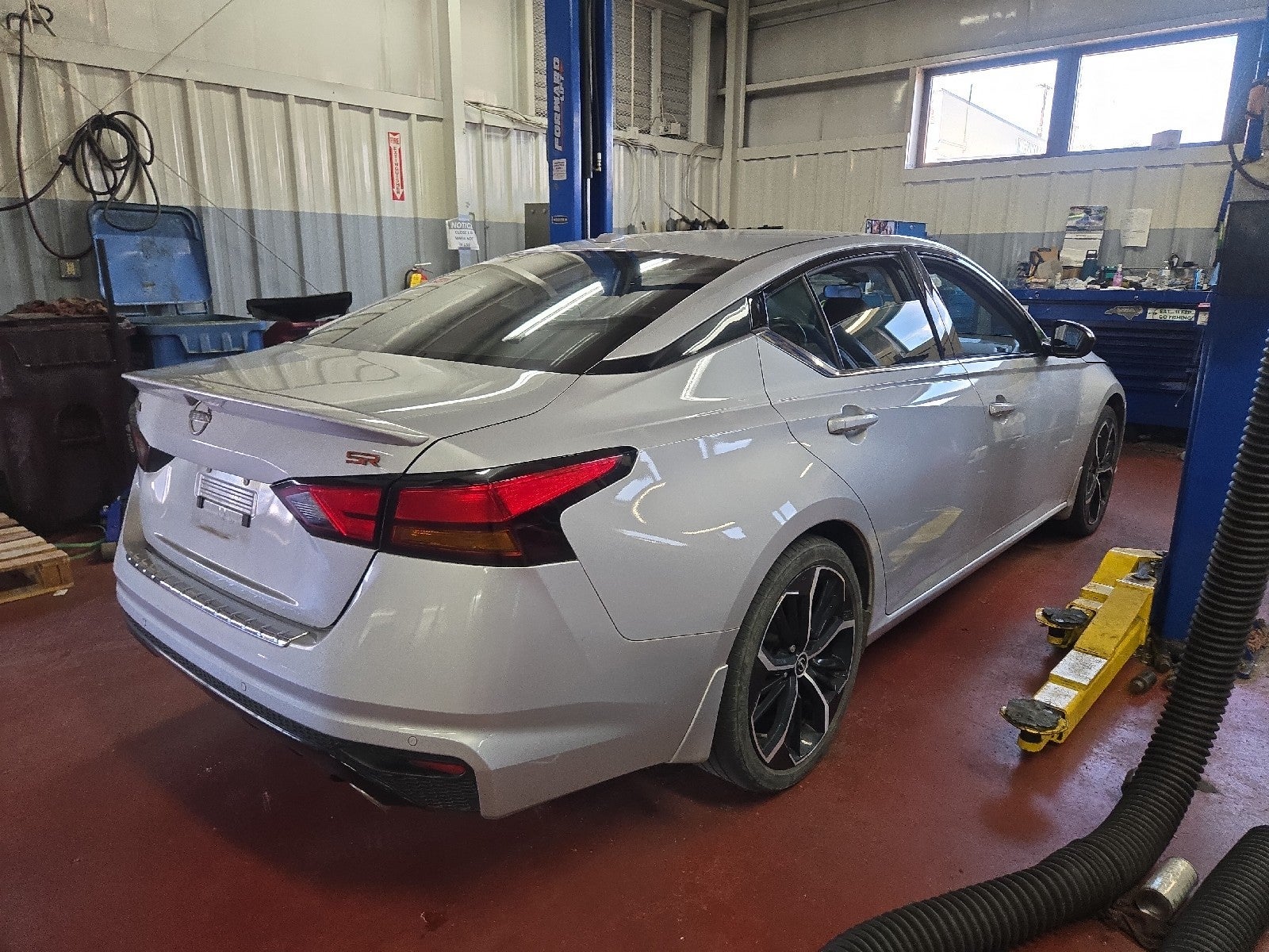 2023 Nissan Altima SR