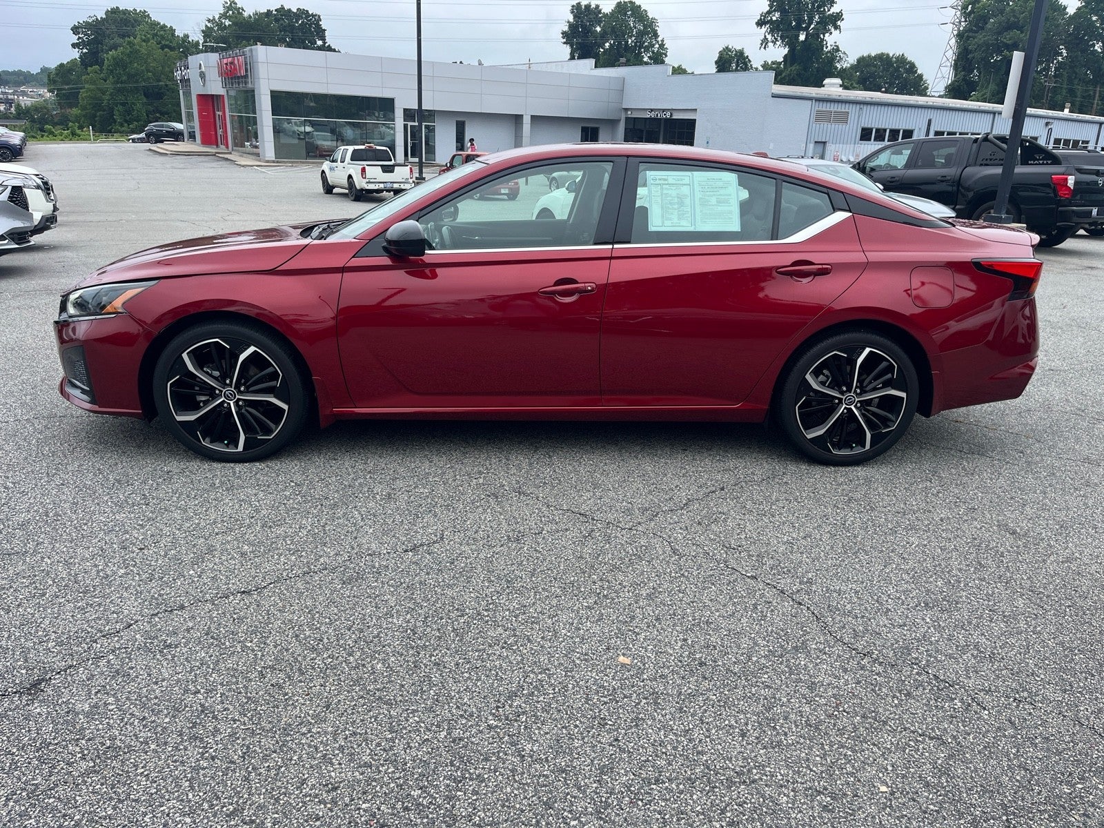 2023 Nissan Altima SR