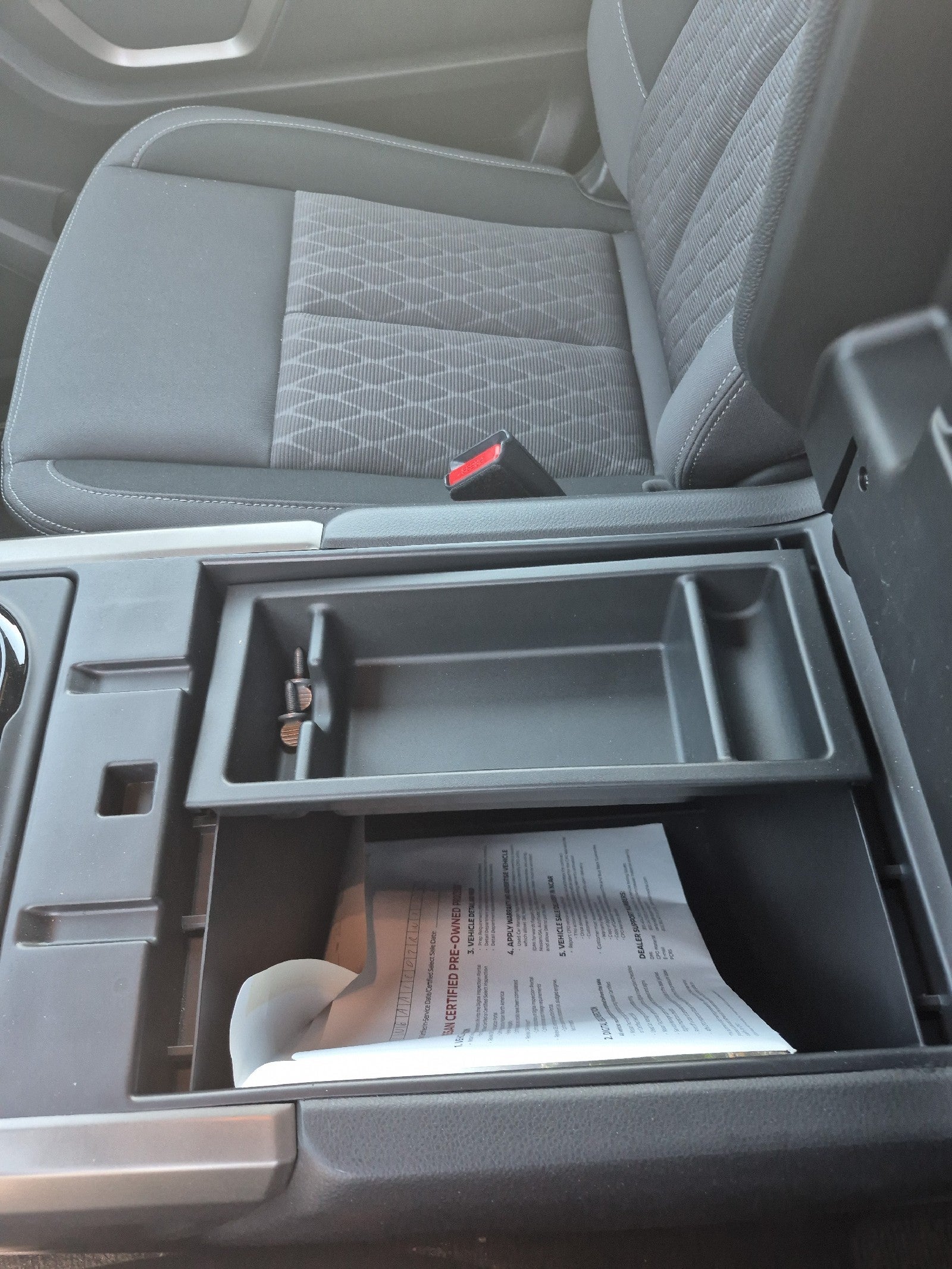 2024 Nissan Titan Crew Cab SV