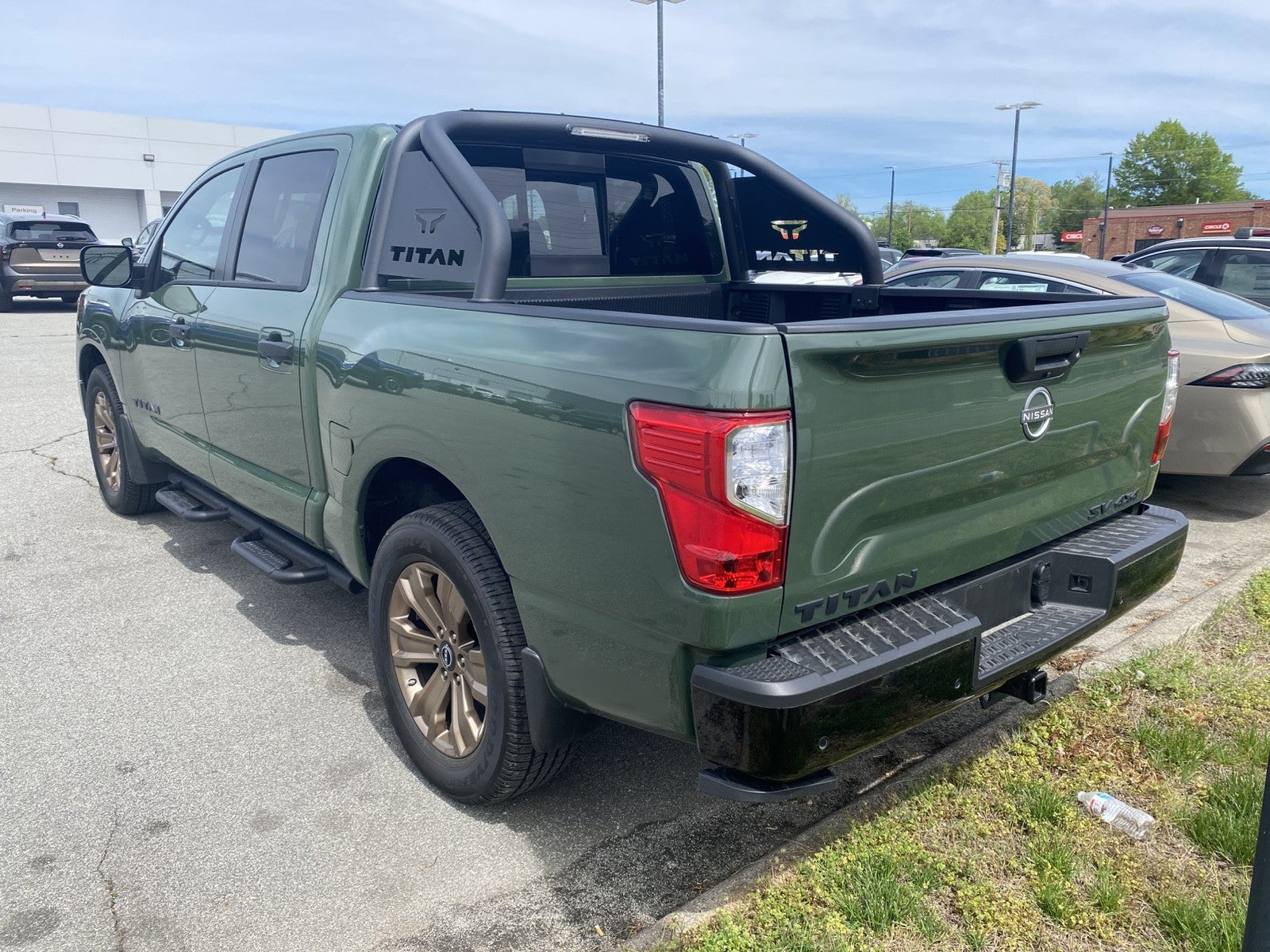 2024 Nissan Titan SV