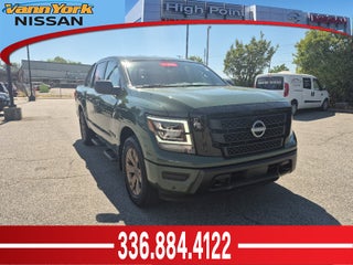 2024 Nissan Titan Crew Cab SV
