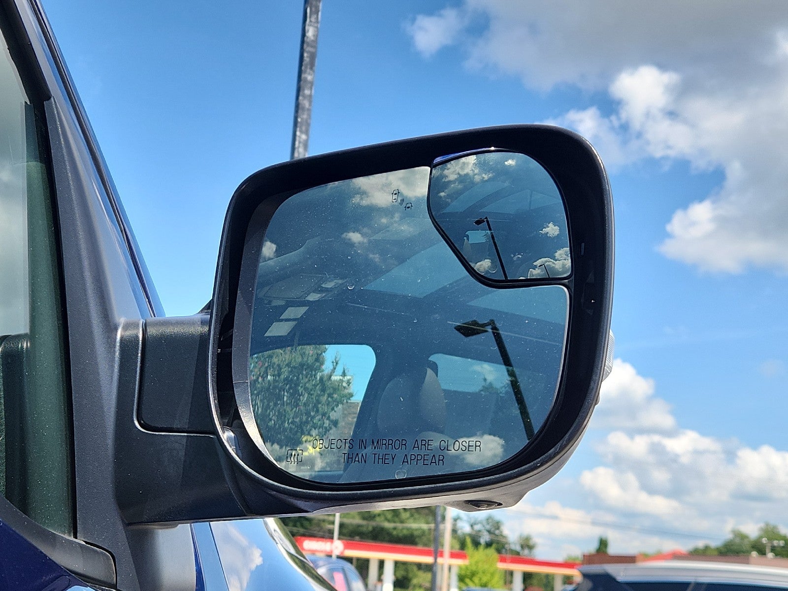 2023 Nissan Titan Crew Cab Platinum Reserve