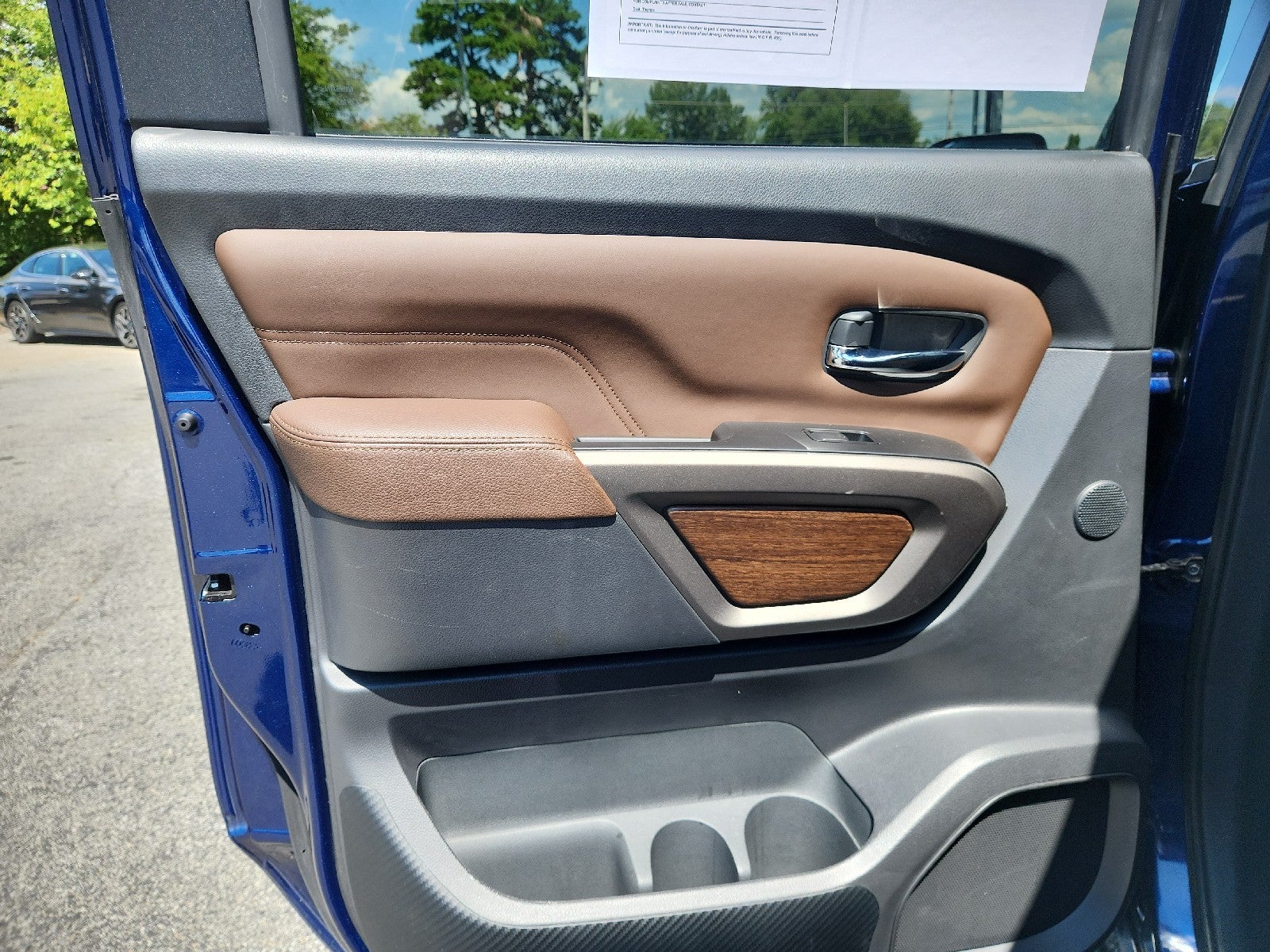 2023 Nissan Titan Crew Cab Platinum Reserve