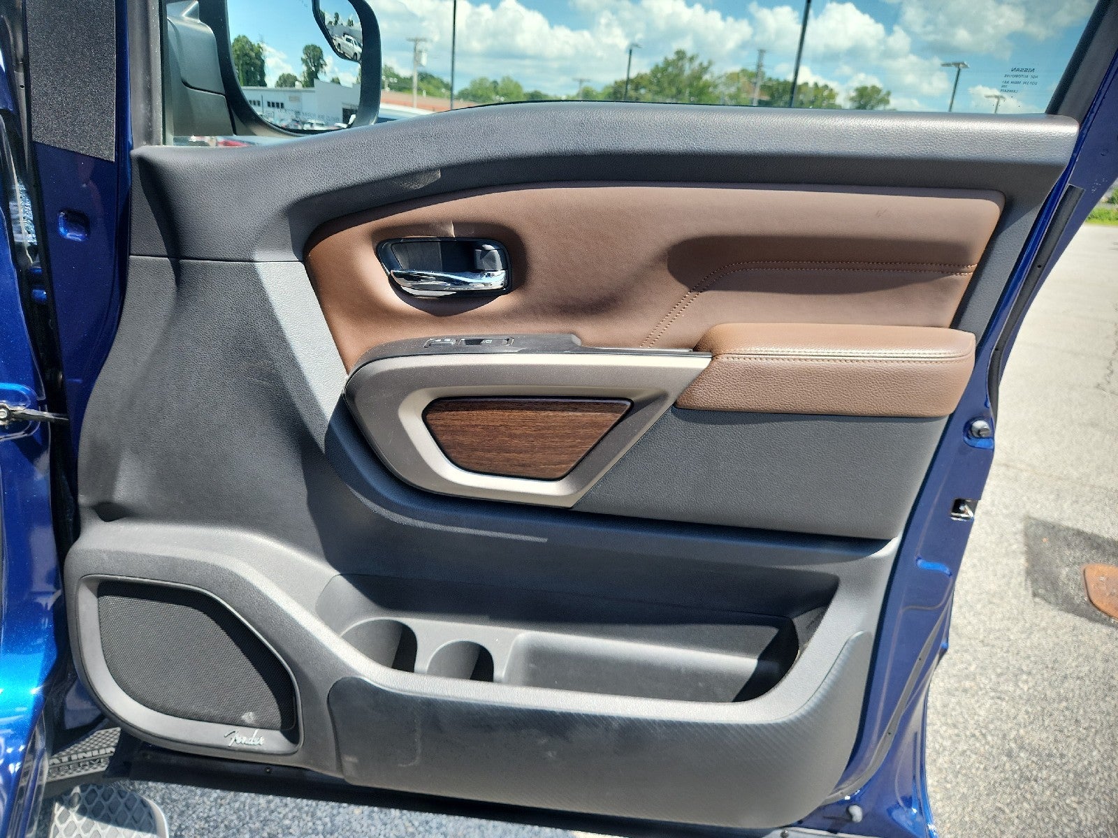 2023 Nissan Titan Crew Cab Platinum Reserve