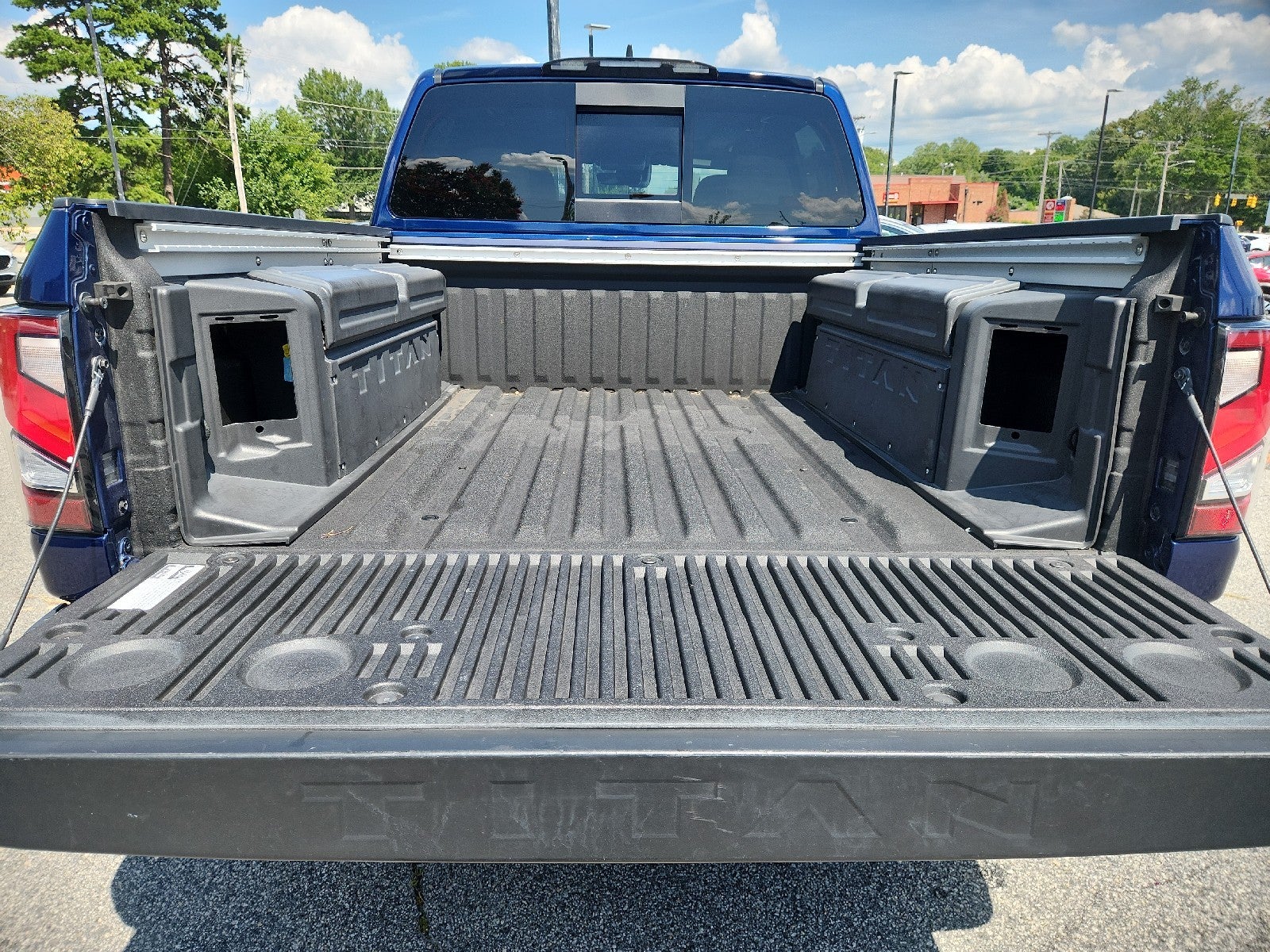 2023 Nissan Titan Crew Cab Platinum Reserve