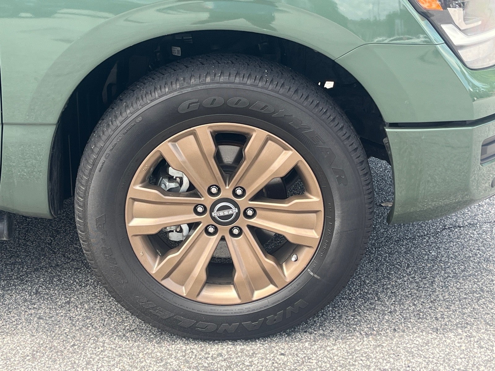2024 Nissan Titan SV