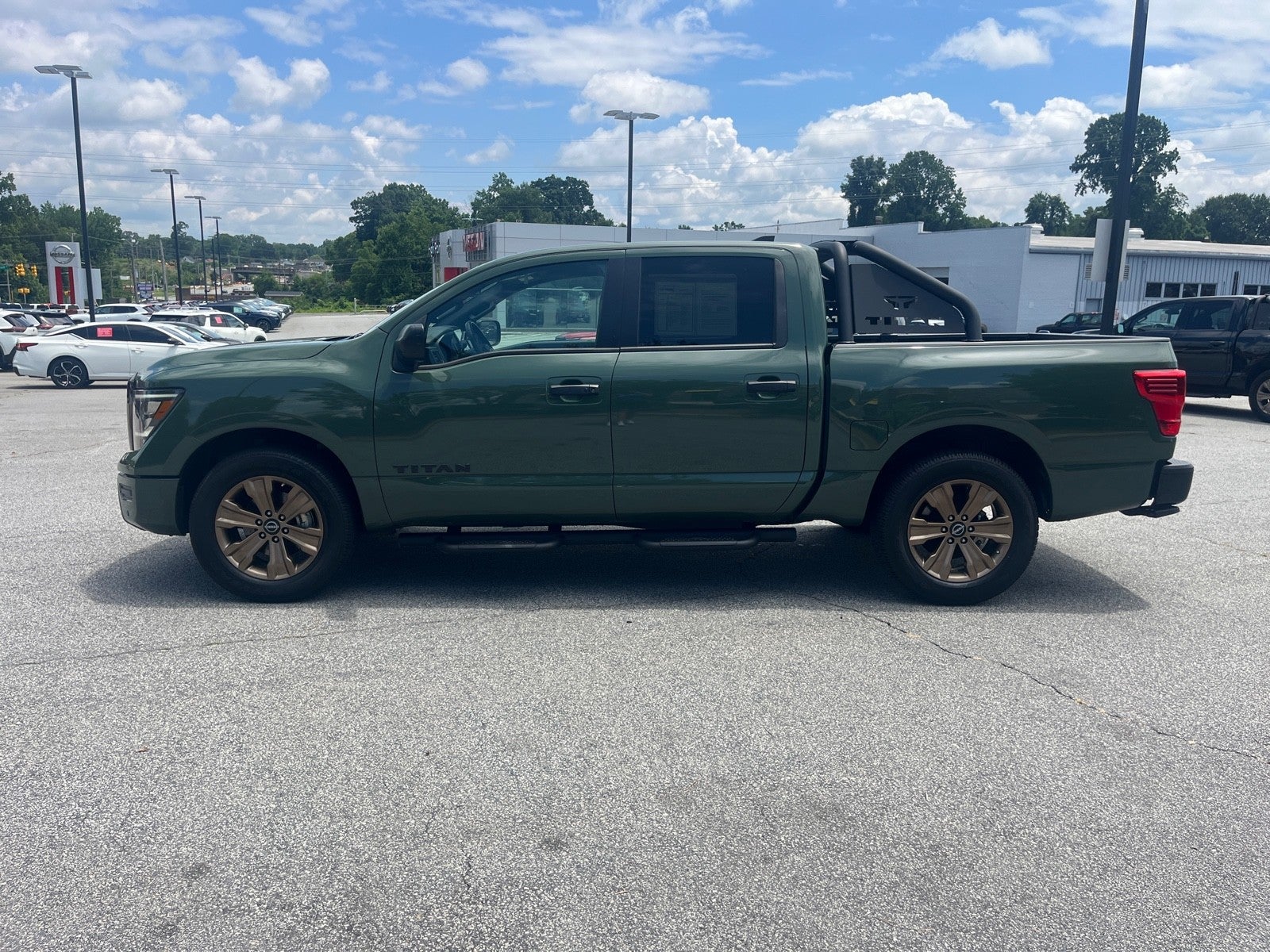 2024 Nissan Titan SV