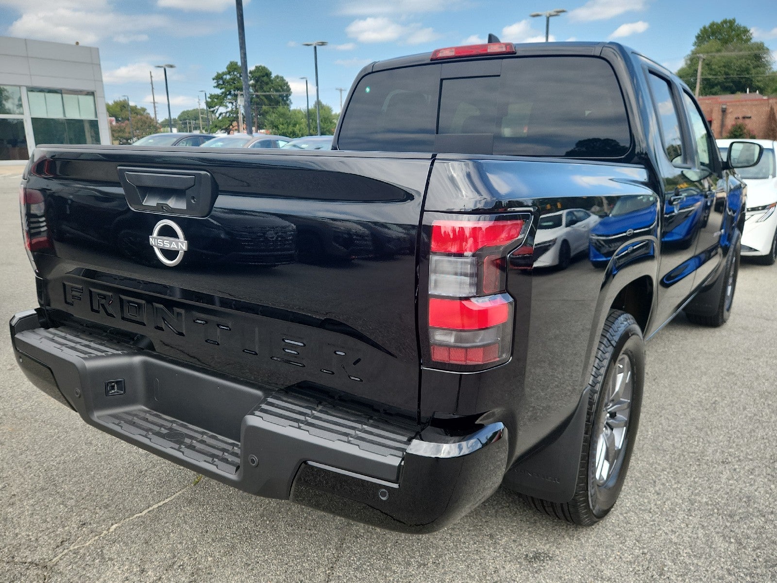 2027 Nissan Frontier Crew Cab SV