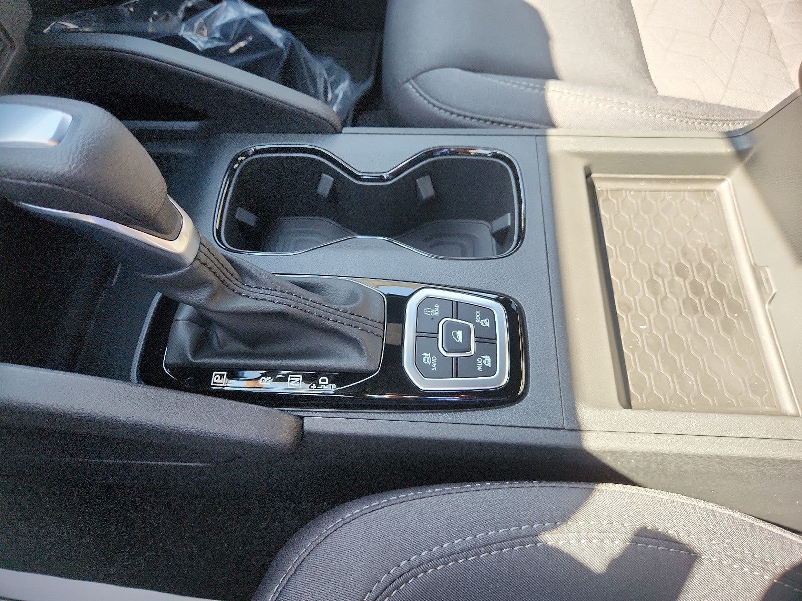 2027 Nissan Frontier Crew Cab SV