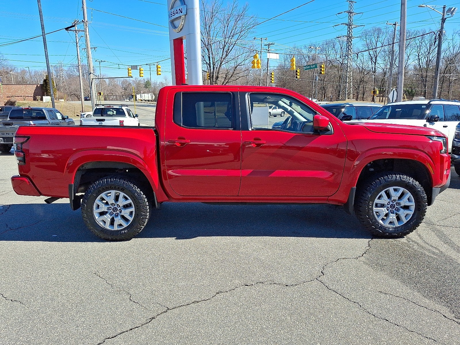 2023 Nissan Frontier SV