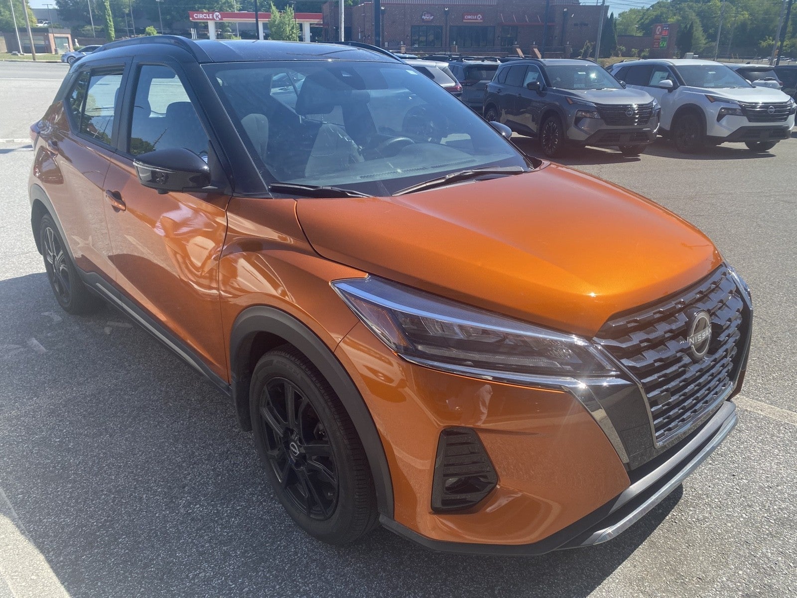 2024 Nissan Kicks SR