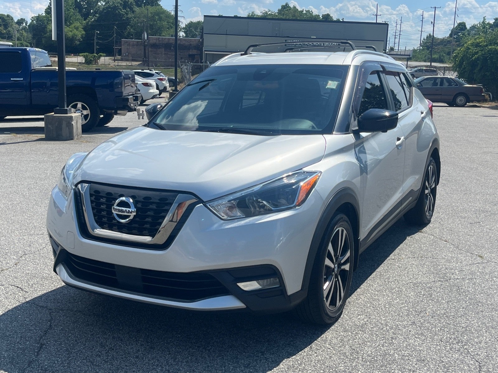 2020 Nissan Kicks SR