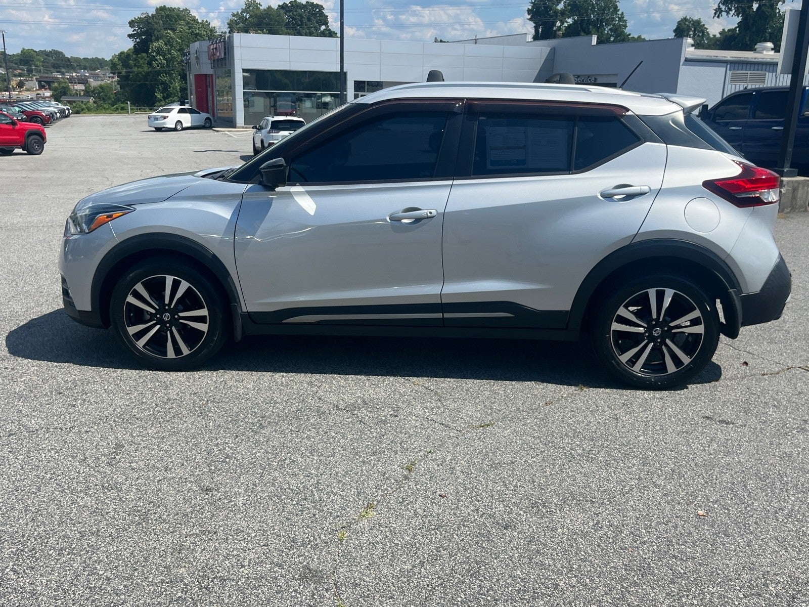 2020 Nissan Kicks SR