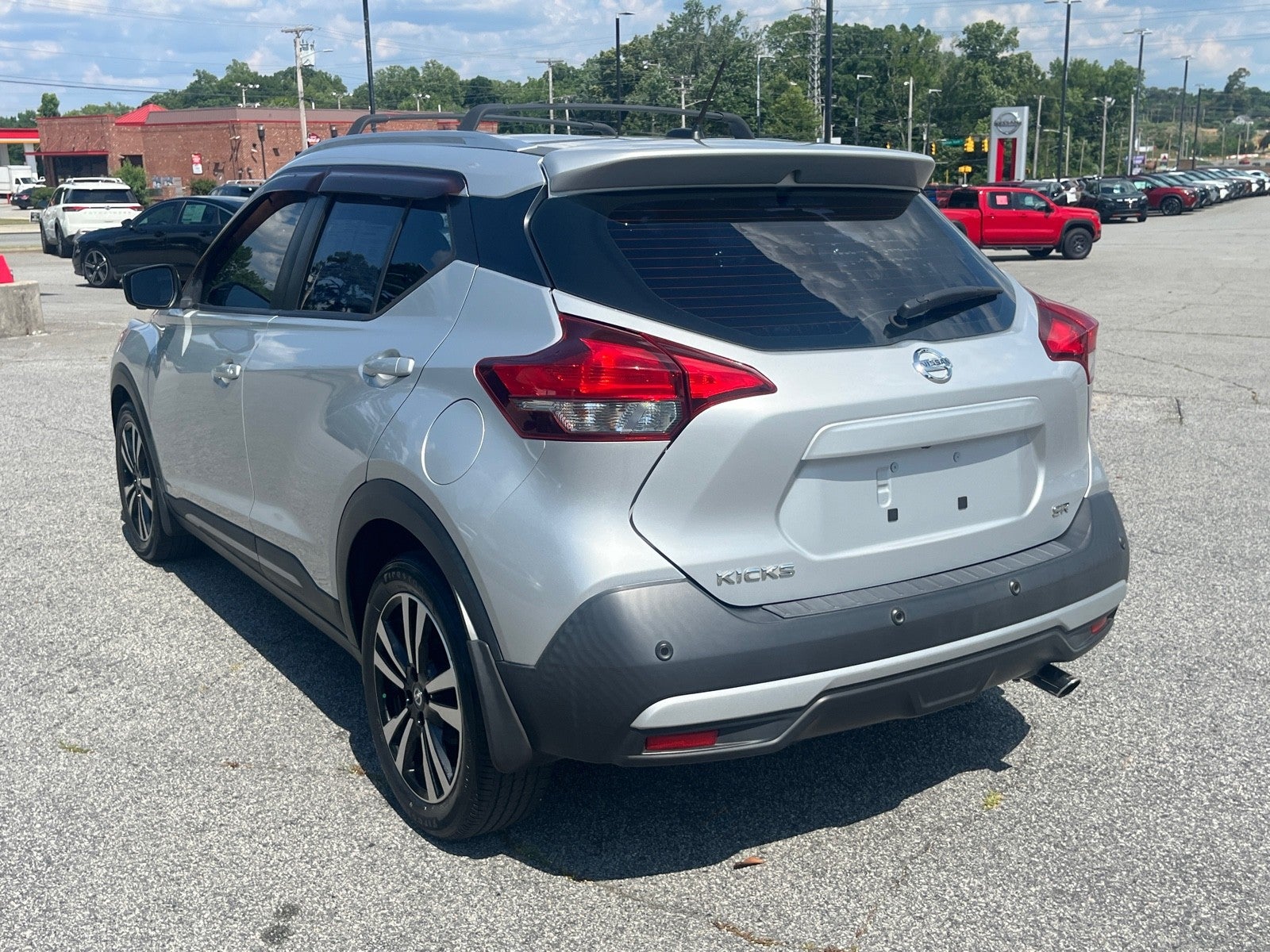 2020 Nissan Kicks SR