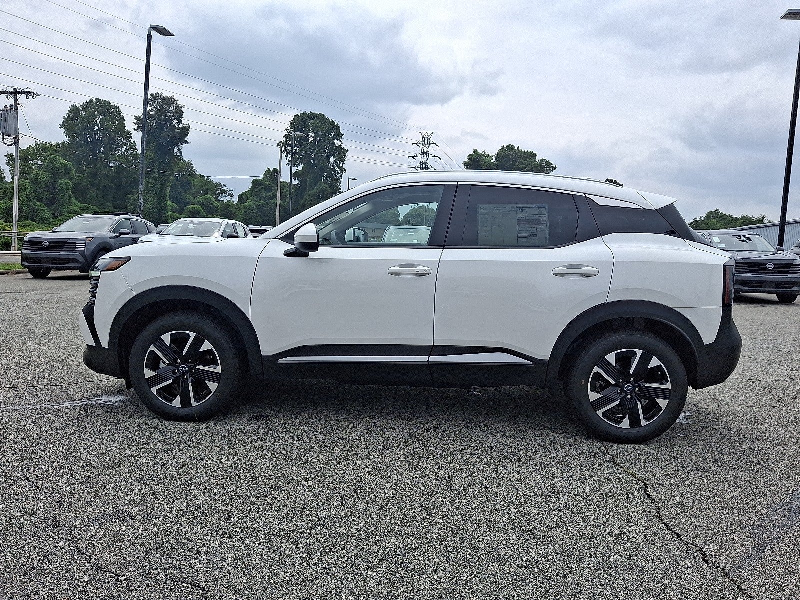 2025 Nissan Kicks SV