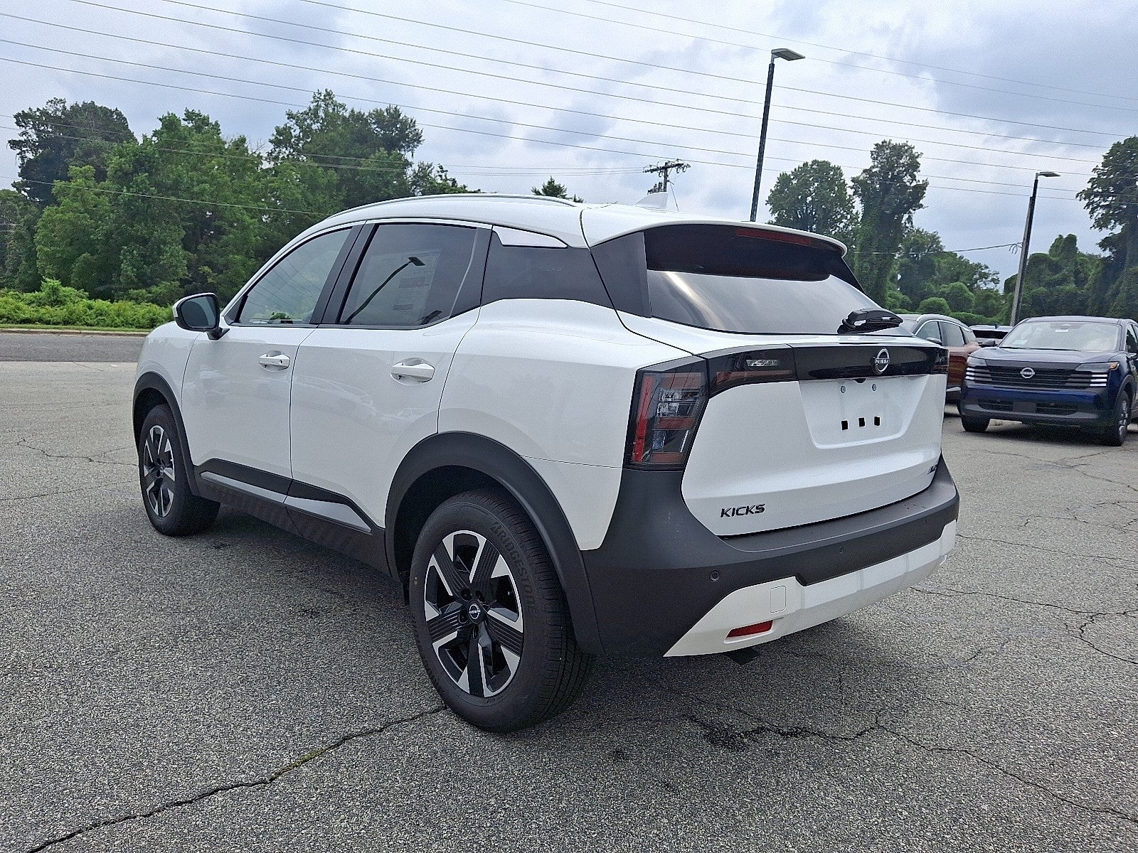 2025 Nissan Kicks SV