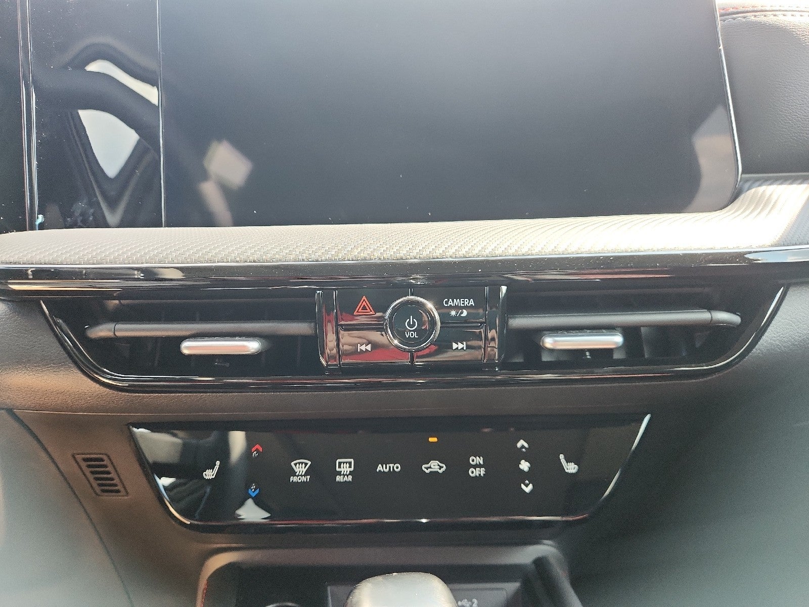 2027 Nissan Kicks SR