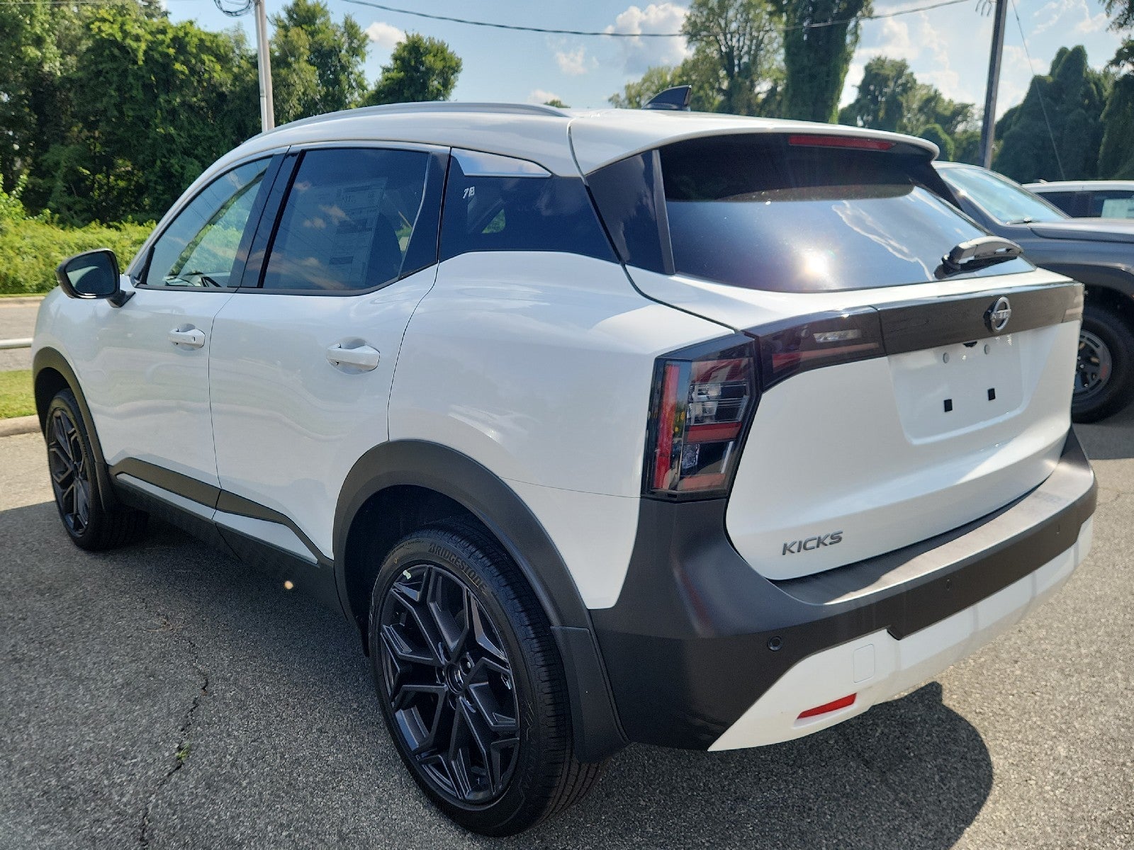 2027 Nissan Kicks SR